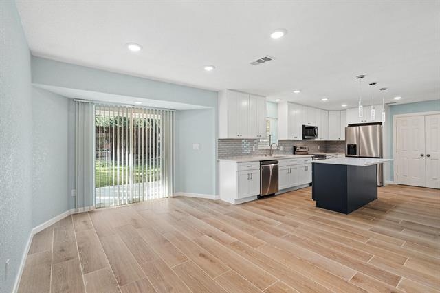 Building Photo - 2101 Country Dell Dr