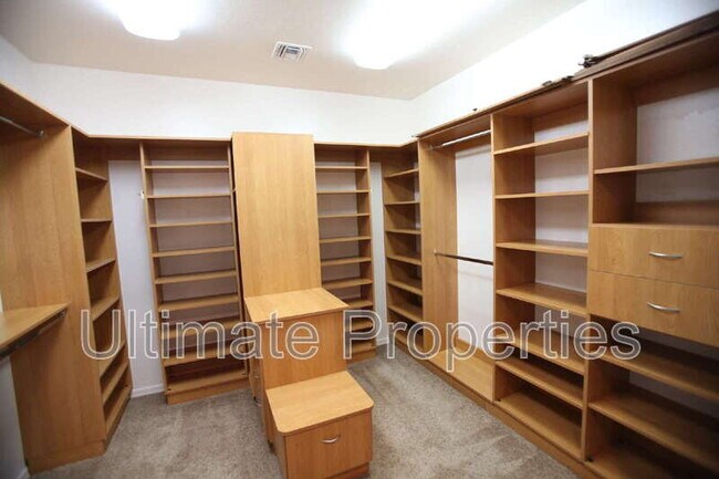 Building Photo - 14482 W La Reata Ave