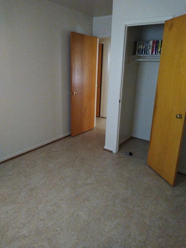 Building Photo - 907 Leonhard St