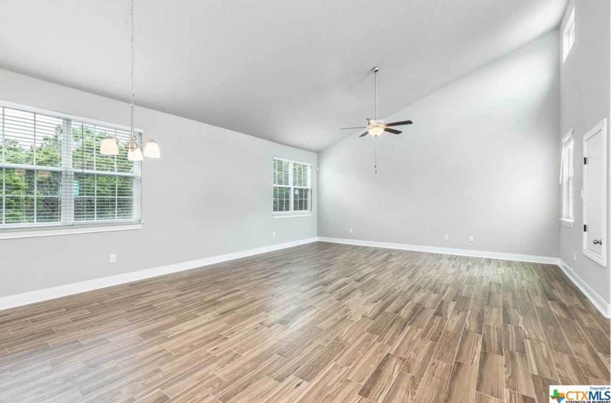 Building Photo - 3067 View Ridge Dr