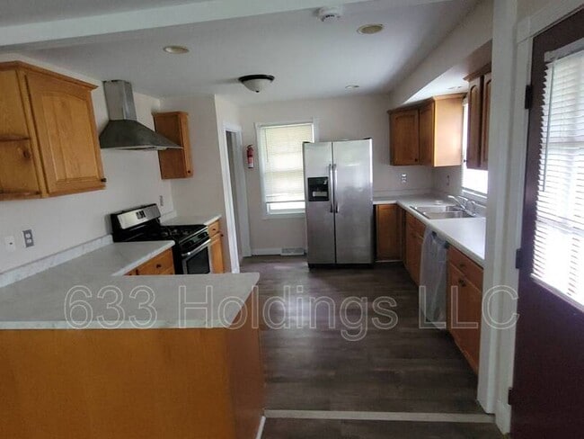 Building Photo - 410 Kutz Ln