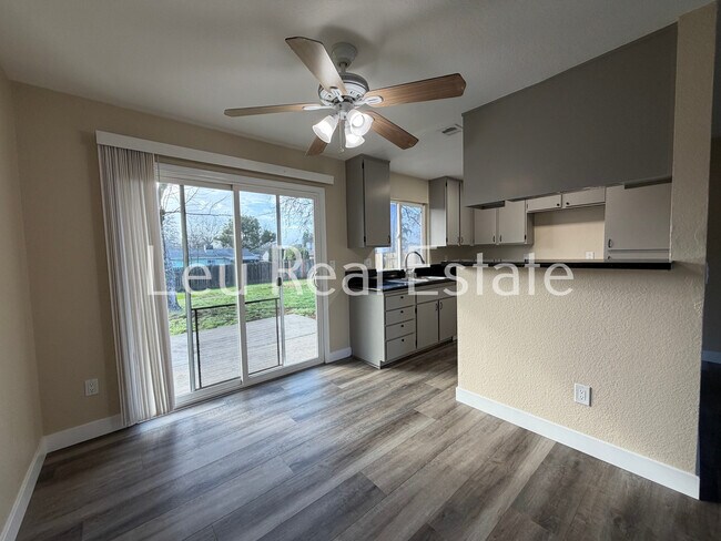 Building Photo - 7628 N Colony Wy