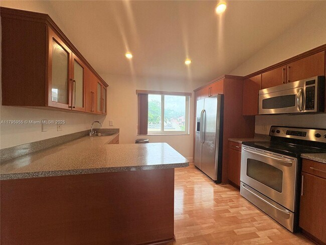 Building Photo - 8039 Lake Dr