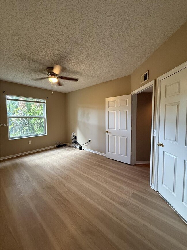 Building Photo - 1103 Tuscany Way