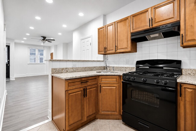 Building Photo - 45 N Lindenwood St