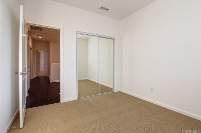 Building Photo - 14903 W Navarre Way