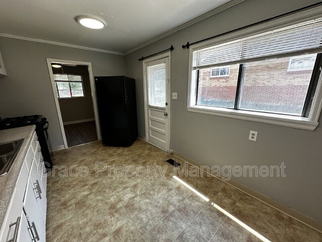 Building Photo - 9295 Ciancio St