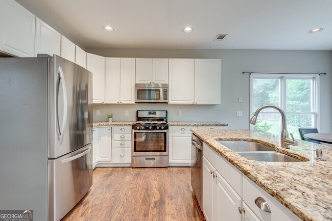 Building Photo - 6515 Fairgreen Dr