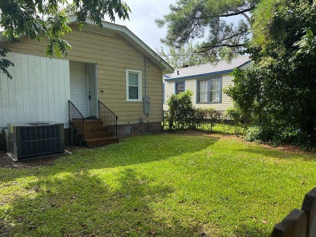 Building Photo - Historic Downtown Wilmington Single Family