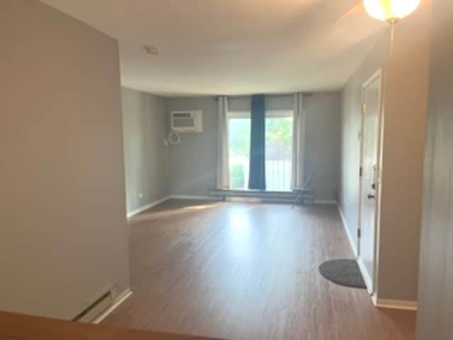 Building Photo - 203 N Waters Edge Dr