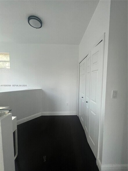 Building Photo - 12406 SW 126th Ave