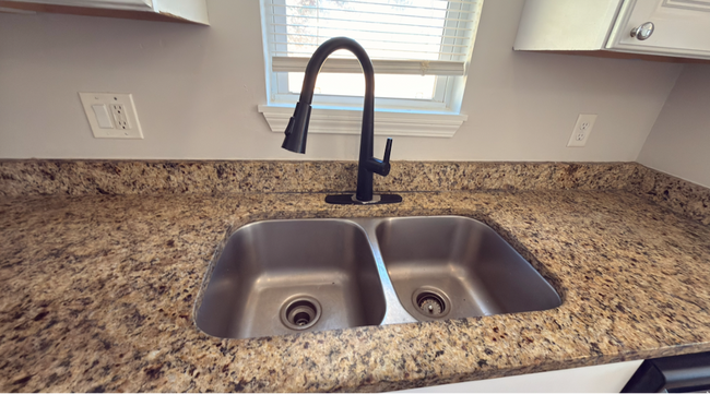 Building Photo - 2160 Schumacher Ave