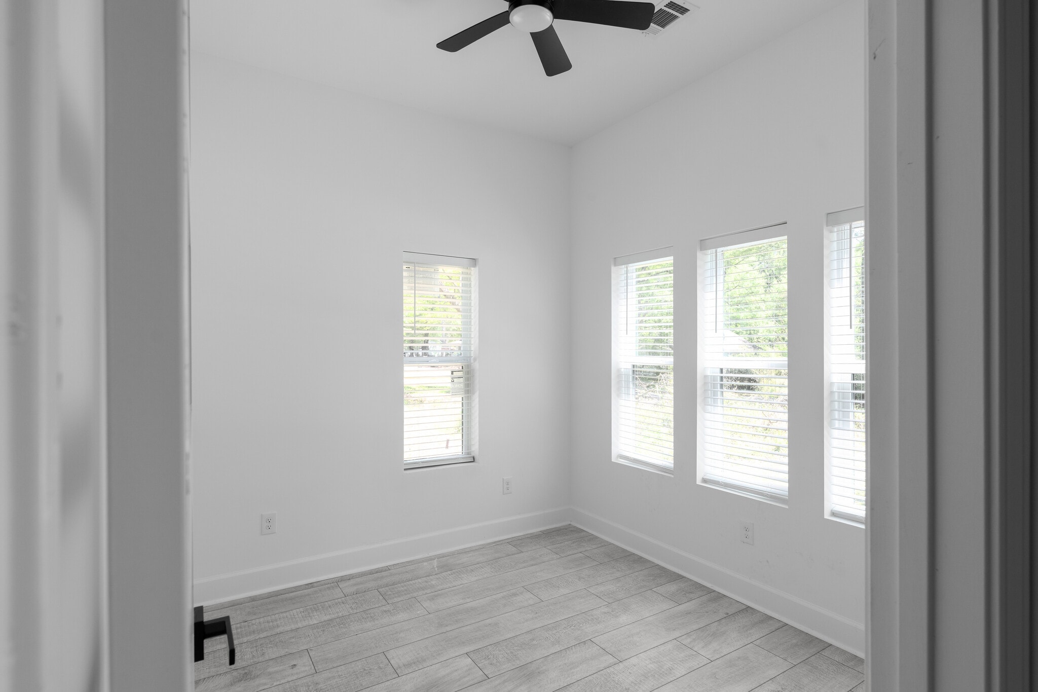 Building Photo - 101 Howell Dr SW