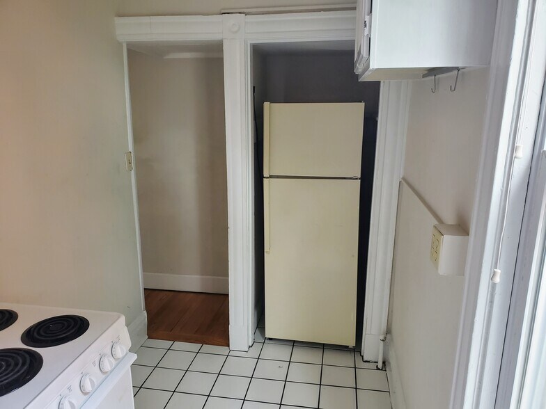 Building Photo - 2111 Hanover Ave