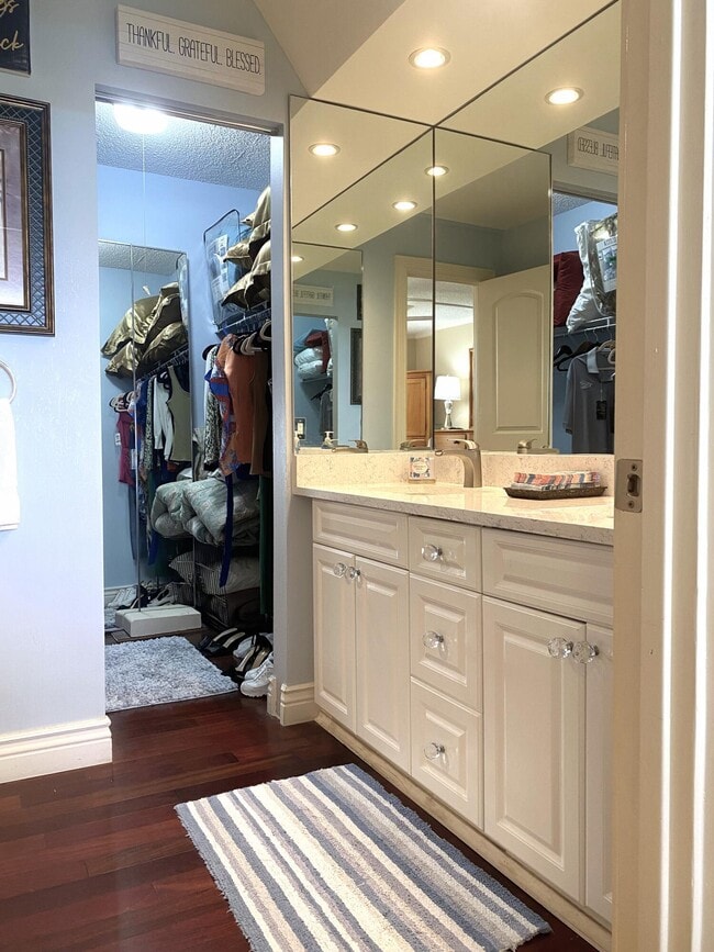 Building Photo - 14 Royal Palm Way