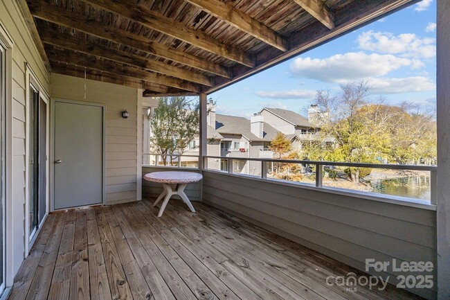 Building Photo - 2505 Stockbridge Dr