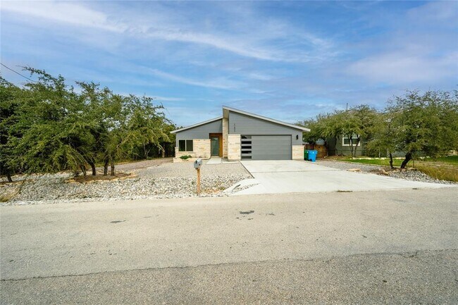 Building Photo - 21802 Surrey Ln