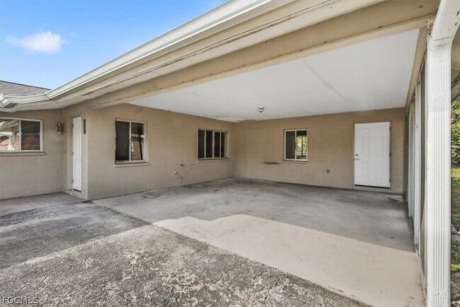 Building Photo - 5824 Algiers St