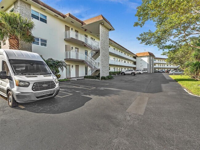 Building Photo - 5102 NW 36th St