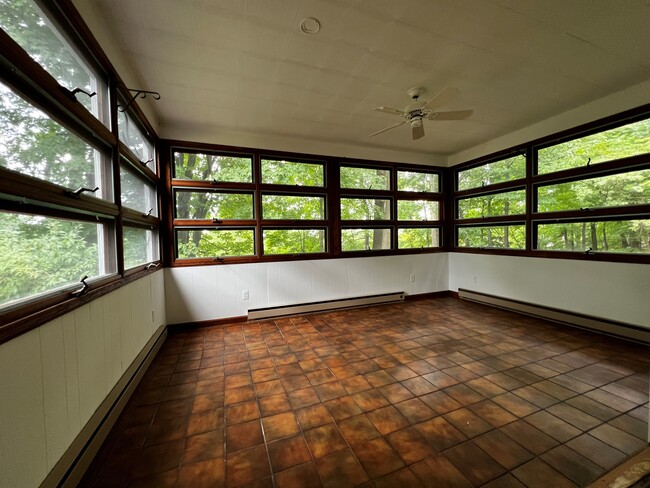Building Photo - 56 Grandview Pl