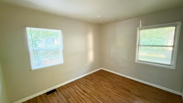 Building Photo - WEST SIDE 3 BEDROOM RANCH HOME AVAILABLE NOW!