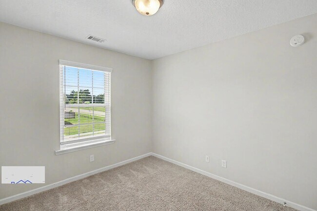 Building Photo - 16 Cassels Ct