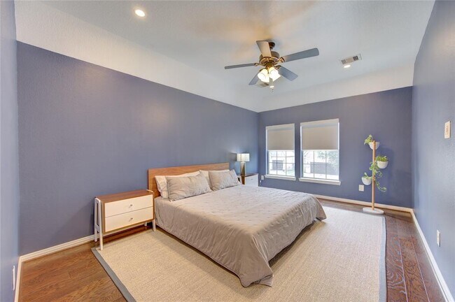 Building Photo - 14434 Tivoli Dr
