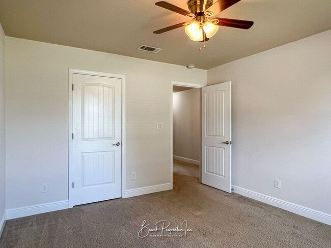 Building Photo - 2080 Stennis Dr