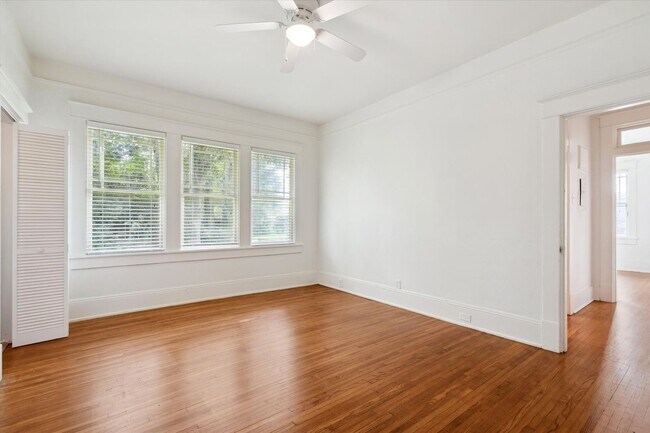 Building Photo - HISTORIC COTTAGE IN THE HEART OF MIDTOWN