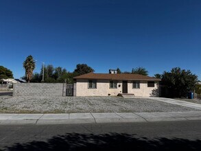 Building Photo - Downtown Single Story - Corner Lot - Remod...