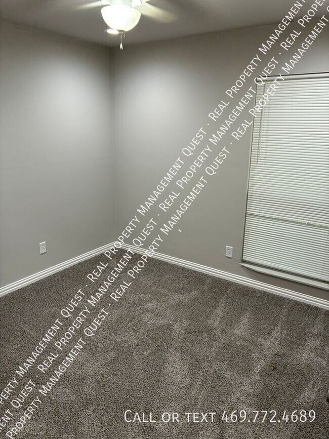 Building Photo - 802 Netherland Dr