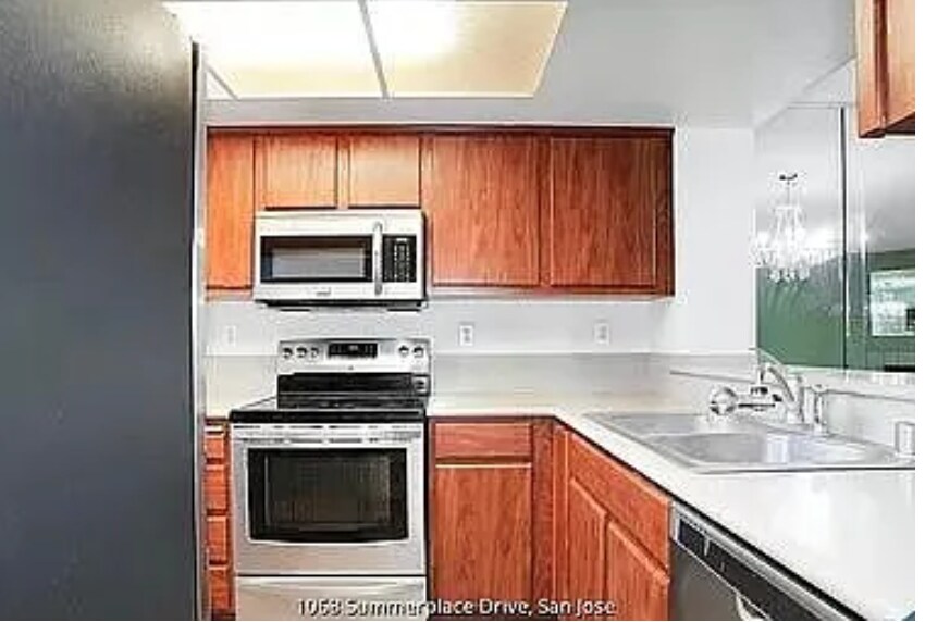 Building Photo - 1068 Summerplace Dr
