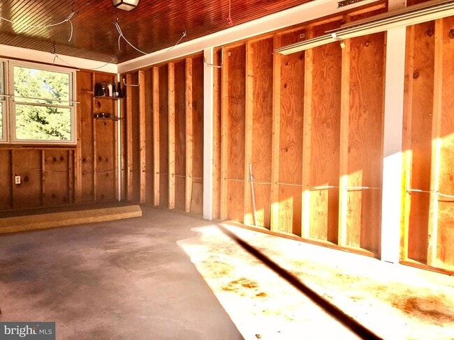 Building Photo - 708 Miller Rd