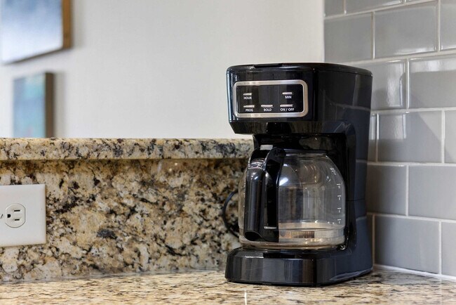 Building Photo - 111A S Yaupon Dr