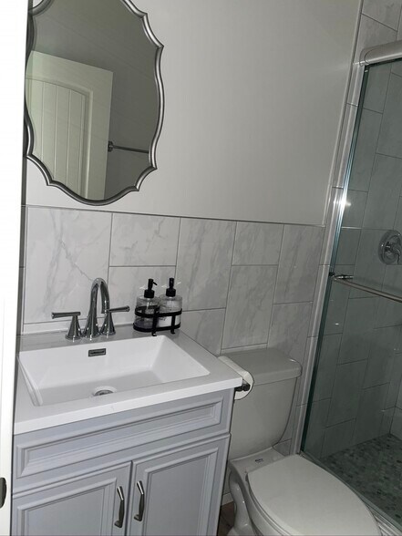 bathroom #1 - 6227 Atoll Ave