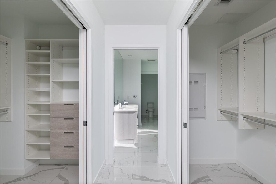 Building Photo - 480 NE 31st