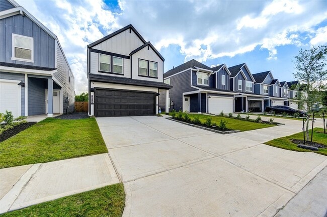 Building Photo - 10113 Berkeley Spgs Trl