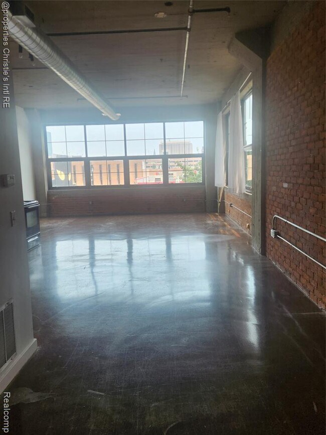 Building Photo - 55 W Canfield St
