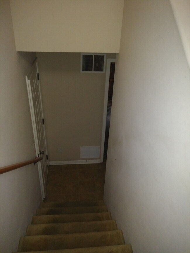 Building Photo - Coming Soon – Spacious Northland Single-Family Home!