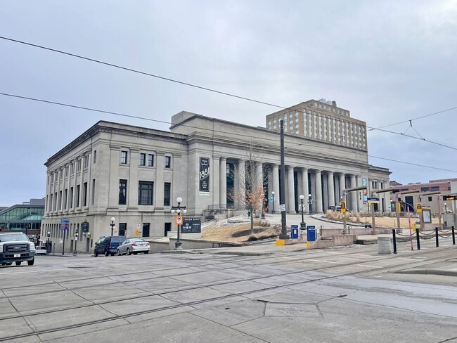 Building Photo - Spacious, Loft in Union Depot with Awesome...