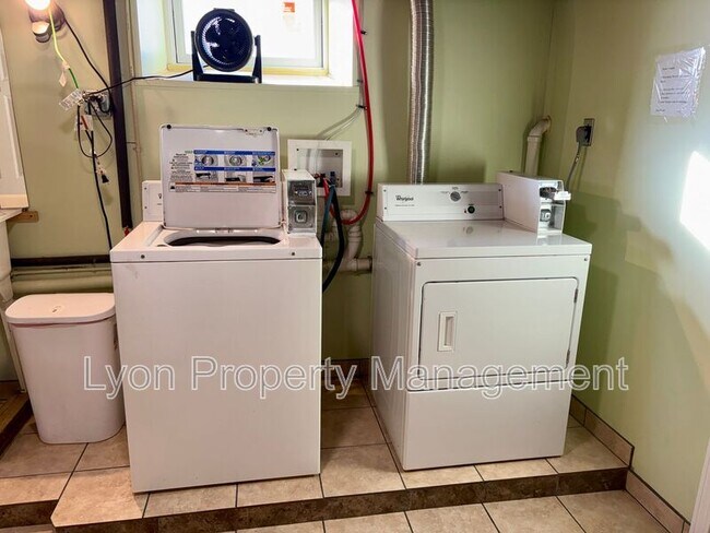 Building Photo - 1134 Social St