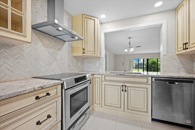 Building Photo - 11888 Suellen Cir