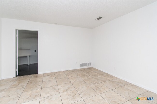 Building Photo - 1201 Hughes Ave