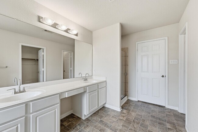Building Photo - 5211 Cayenne Ln