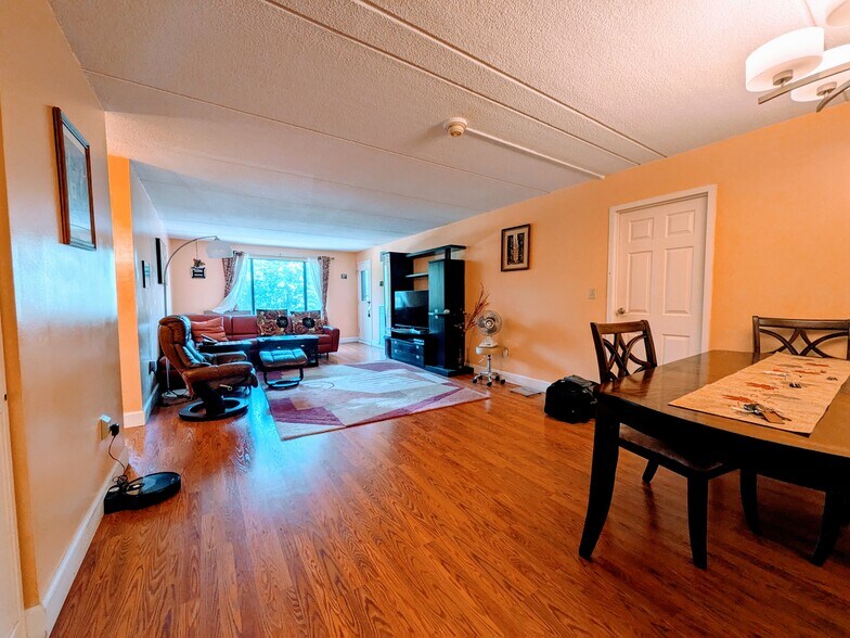 Living Room 3 - 1550 Worcester Rd