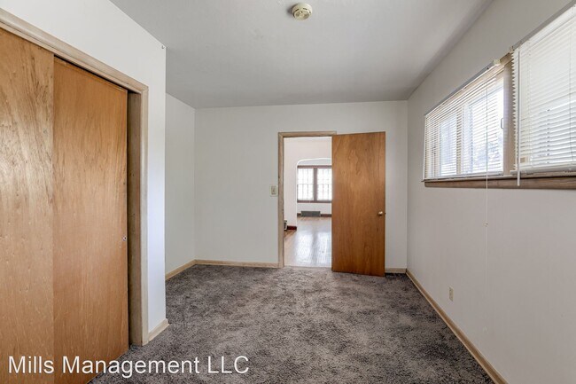 Building Photo - 3 br, 1 bath House - 2673 S 14