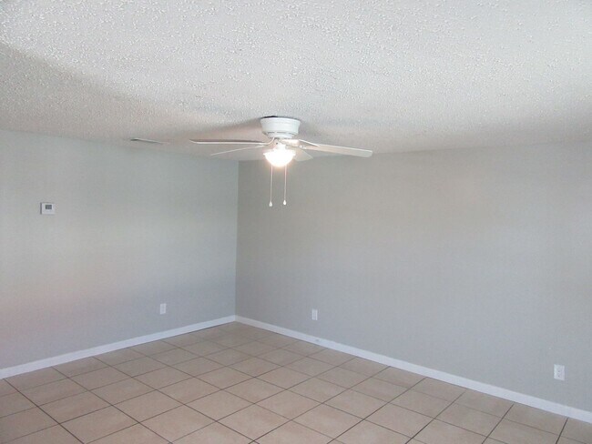 Building Photo - 6427 Sunset Ave