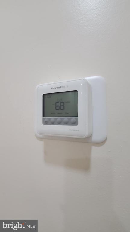 Building Photo - 1819 N Judson St