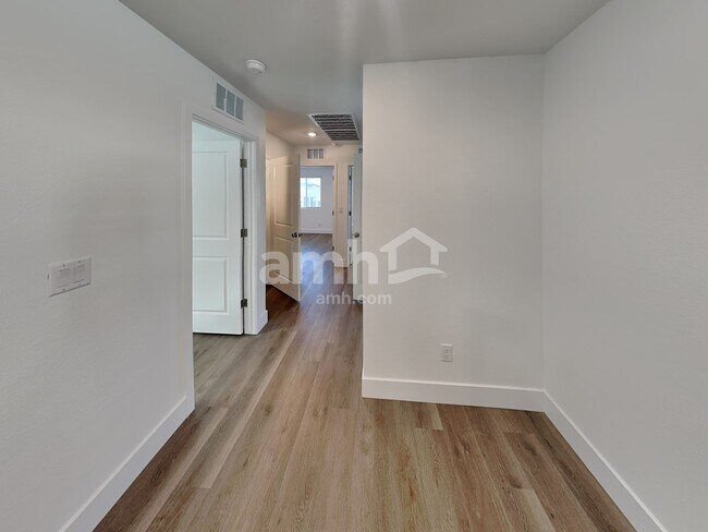 Building Photo - 5855 Fly Fisher St