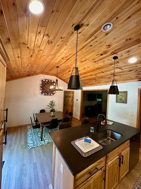 Building Photo - 162 Winding Creek Ct